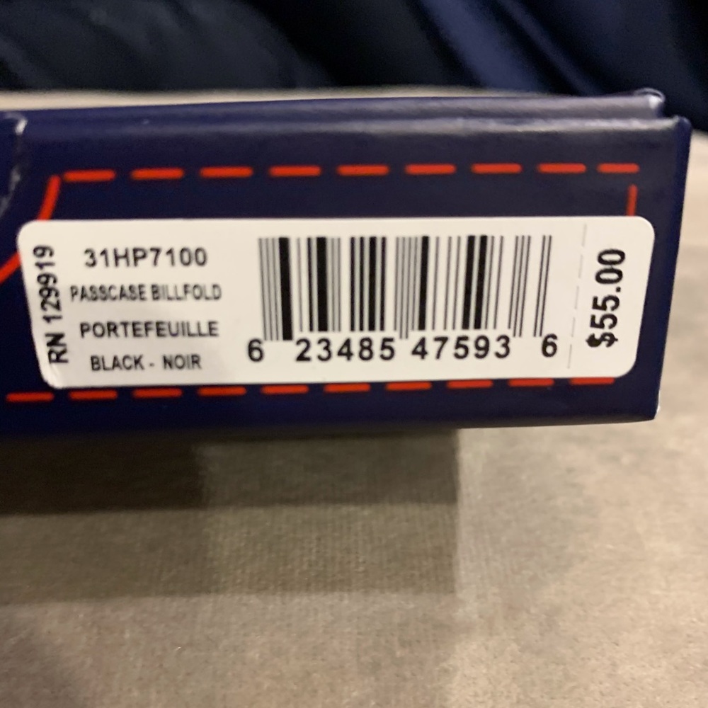 BNWT Wallet - Picture 5 of 6